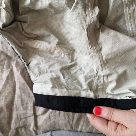 Black Patagonia Torrentshell - Picture 10 of 11